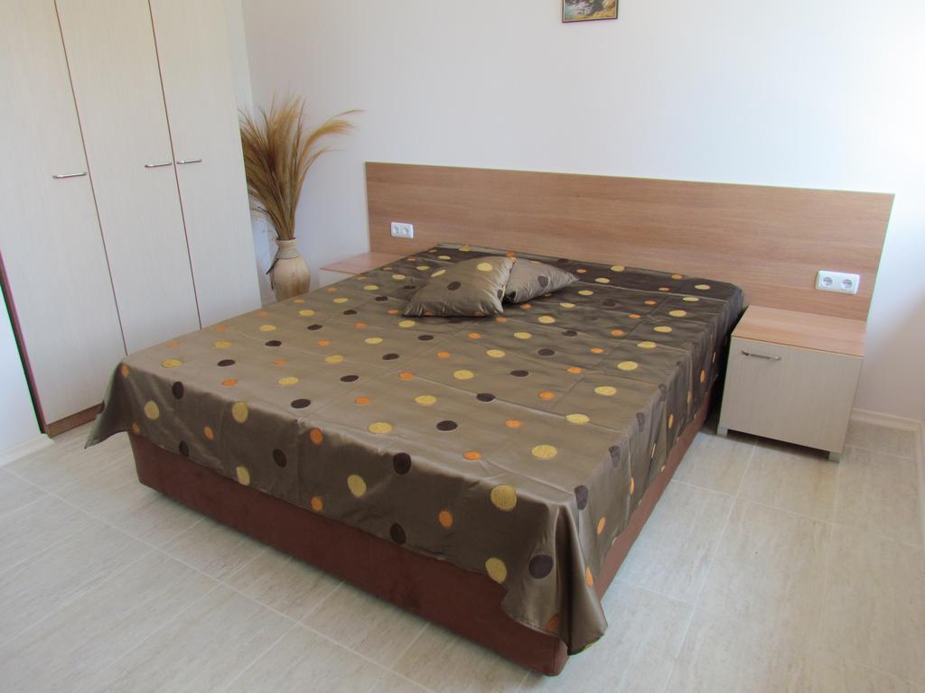 Ganozliev'S Apartments In Kavatsi Area Süzebolu Oda fotoğraf